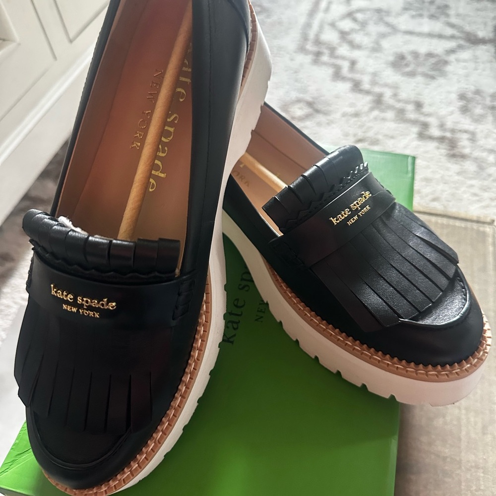 Kate Spade Caddy Loafer size 9.5B Black and White Fringe Loafers